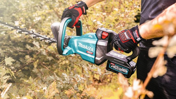 Makita Akku-Heckenschere 40V XGT 60cm UH006GZ