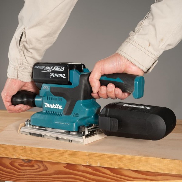 Makita Akku-Schwingschleifer 18V DBO382SZ + Schwäble Schaumstoffeinlage
