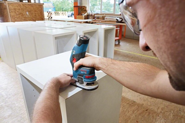 Bosch Akku-Kantenfräse Fräsmaschine 12V GKF 12V-8