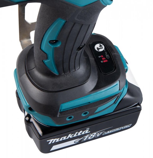 Makita Akku-Schlagschrauber 18V DTW1002SZ 1200Nm + Schwäble Schaumstoffeinlage