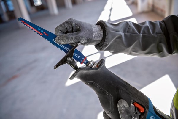 Bosch Akku-Säbelsäge 18V GSA 18V-28
