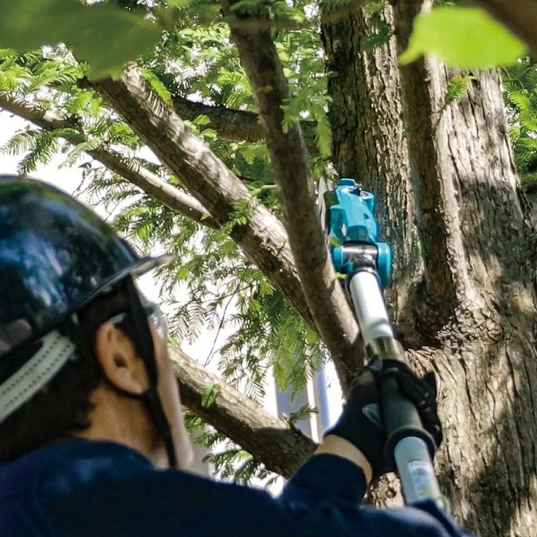 Makita Akku-Hochentaster 18V DUA200RF1 1,62-2,52m + Akkupack + Schnellladegerät