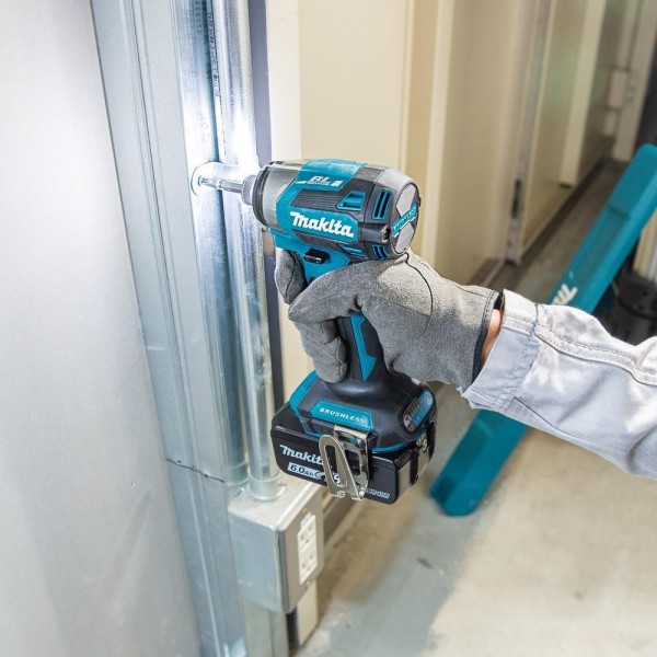 Makita Akku-Schlagschrauber 18V DTD173SZ + Schwäble Schaumstoffeinlage + Bit-Set