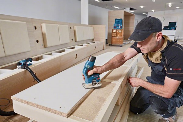 Bosch Akku-Kantenfräse Fräsmaschine 12V GKF 12V-8