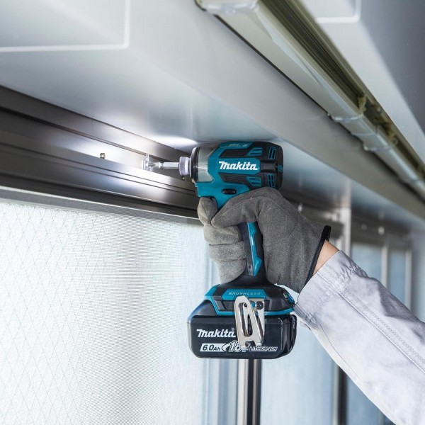 Makita Akku-Schlagschrauber 18V DTD173SZ + Schwäble Schaumstoffeinlage + Bit-Set