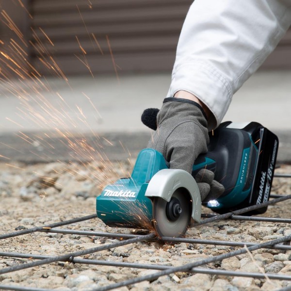Makita Akku-Winkelschleifer 18V DMC300SZ 76mm + Schwäble Schaumstoffeinlage